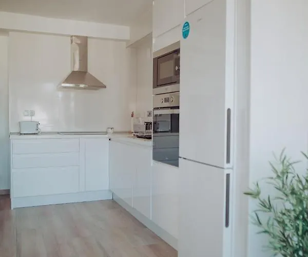 Apartamento ático Moderno Con Piscina Y Parking Cerca De La Playa Benidorm