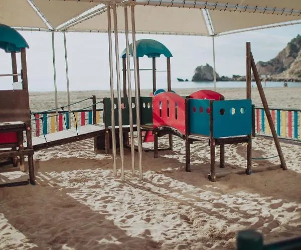 ático Moderno Con Piscina Y Parking Cerca De La Playa